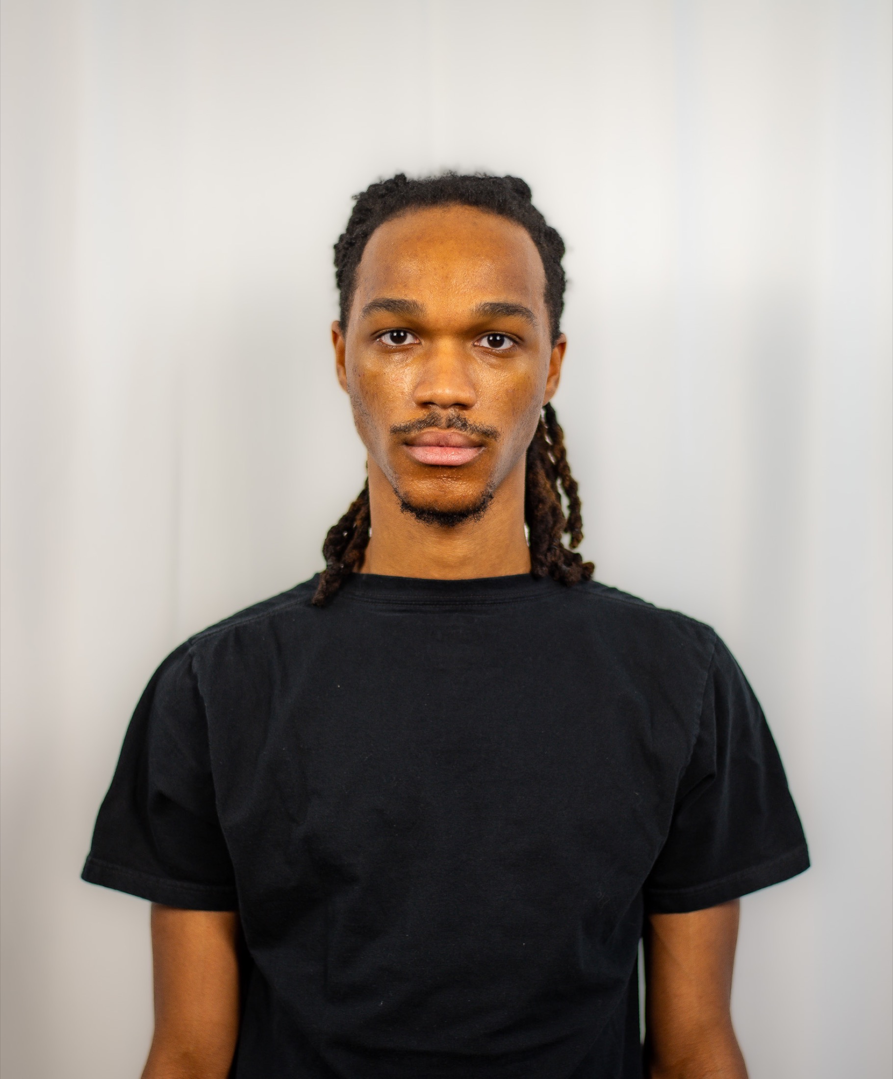 Front-facing digital of Kamari