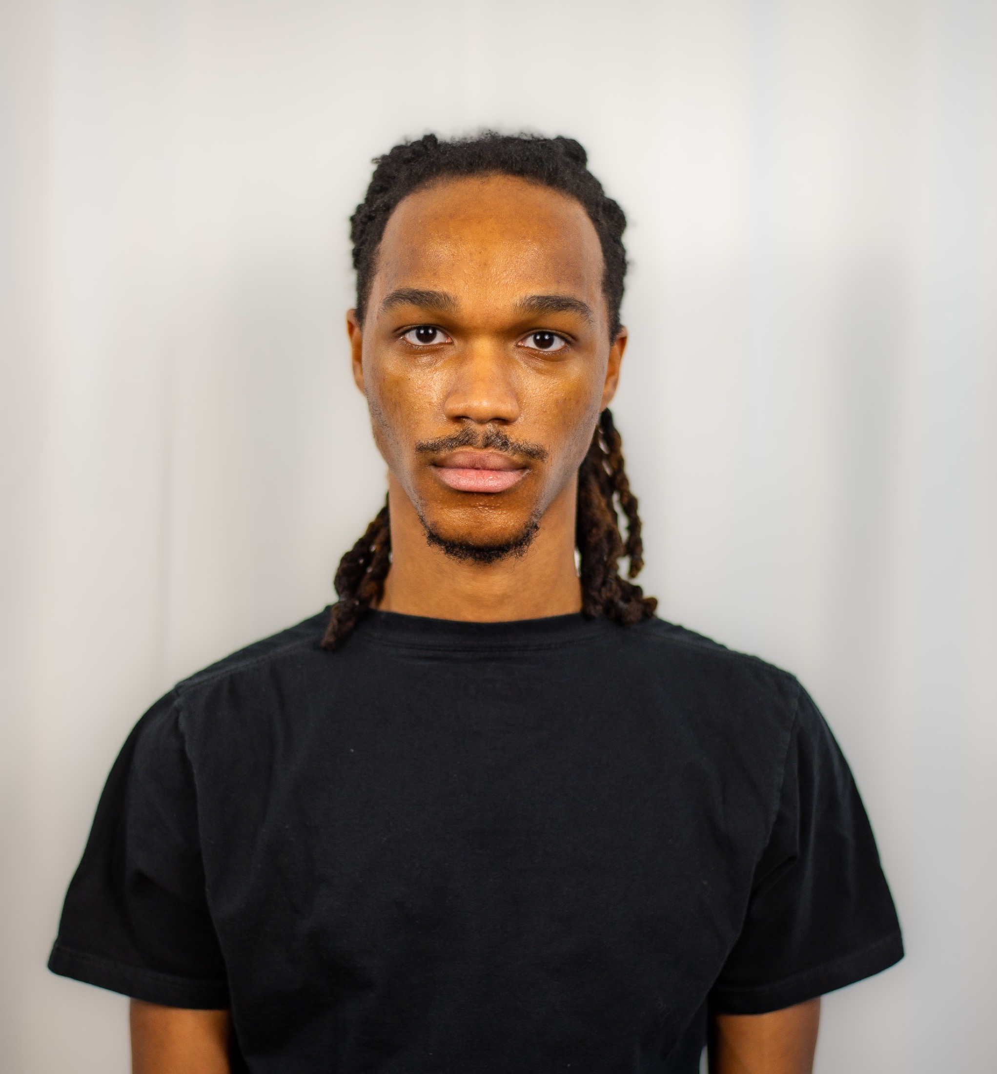 Headshot digital of Kamari